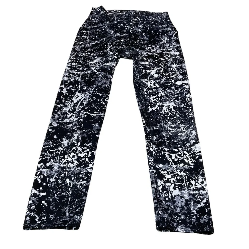 K-Deer Splatter Capri leggings size Small